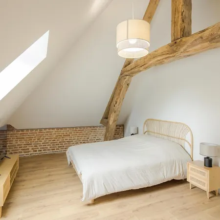Ecuries Du Chateau De *