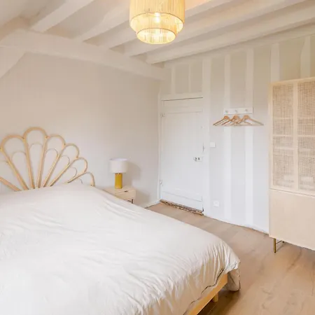 Holiday home Ecuries Du Chateau De Roumare